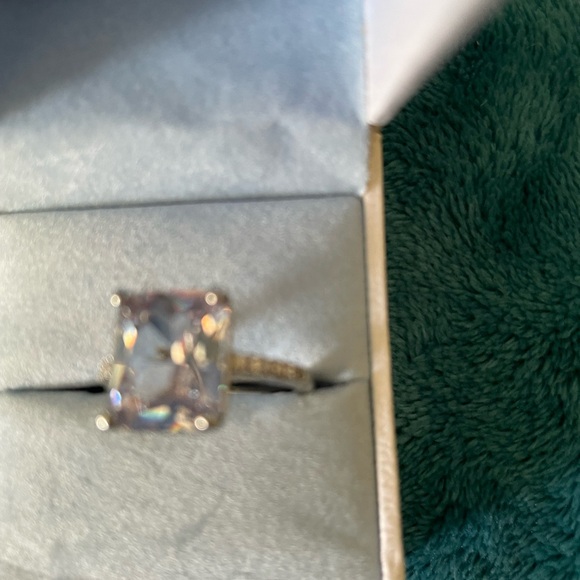 Emerald cut engagement Rings 2 size 7 - Picture 8 of 13